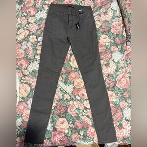 Express women’s skinny jean leggings size 2 New with Tags